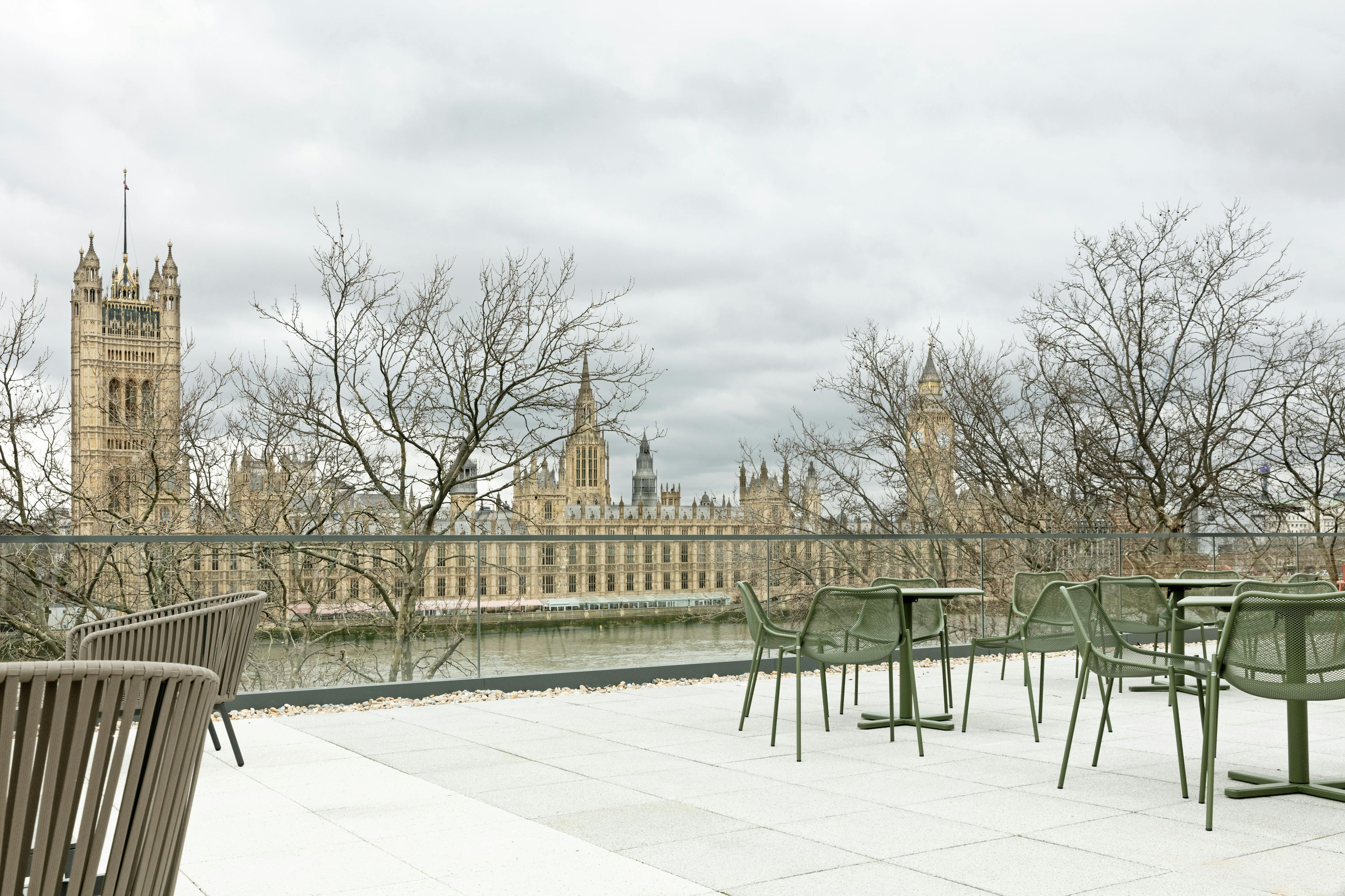 Balcony with seating overlooking the Thames