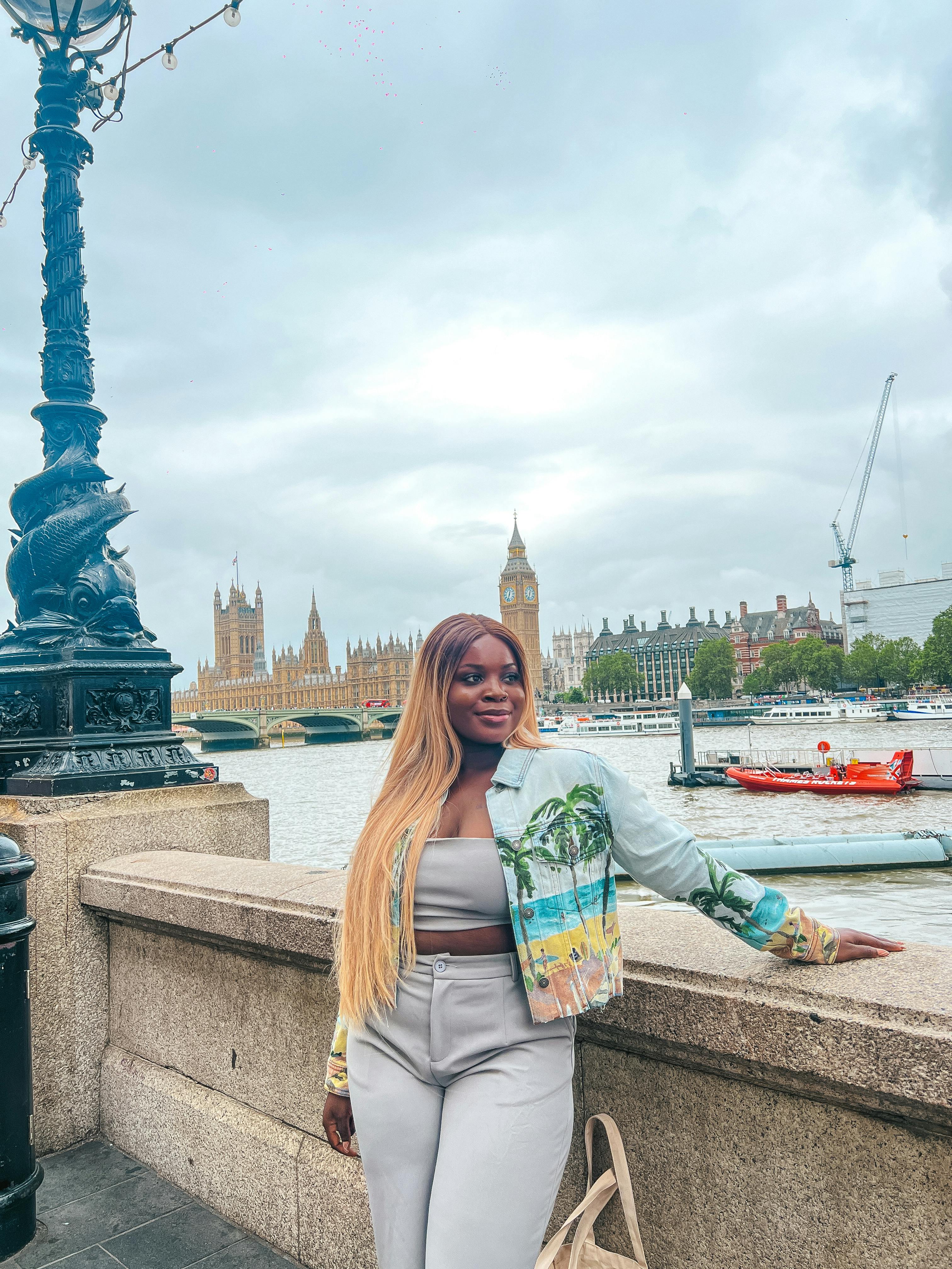 Linda at the London bridge