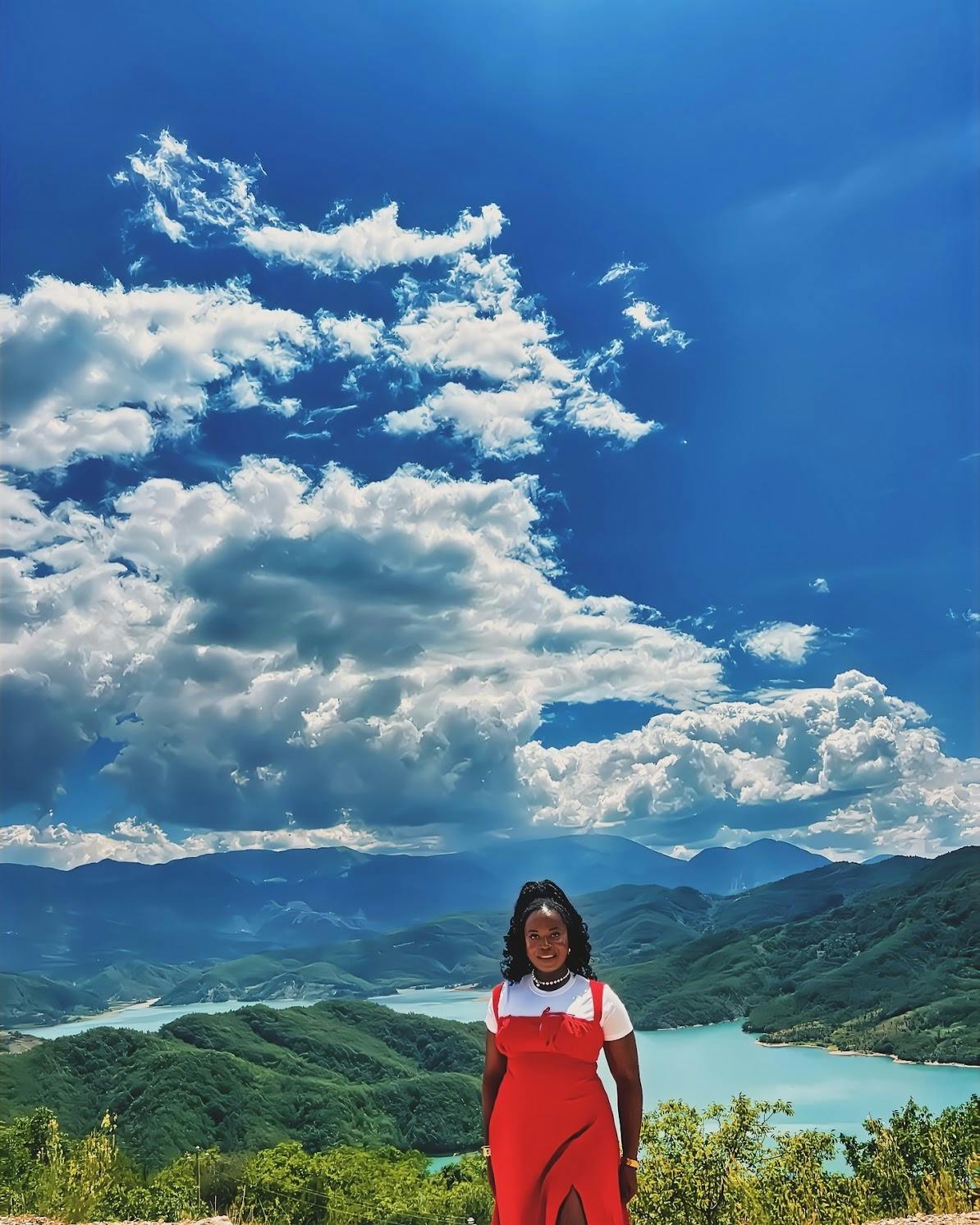 Linda in Tirania, Albania