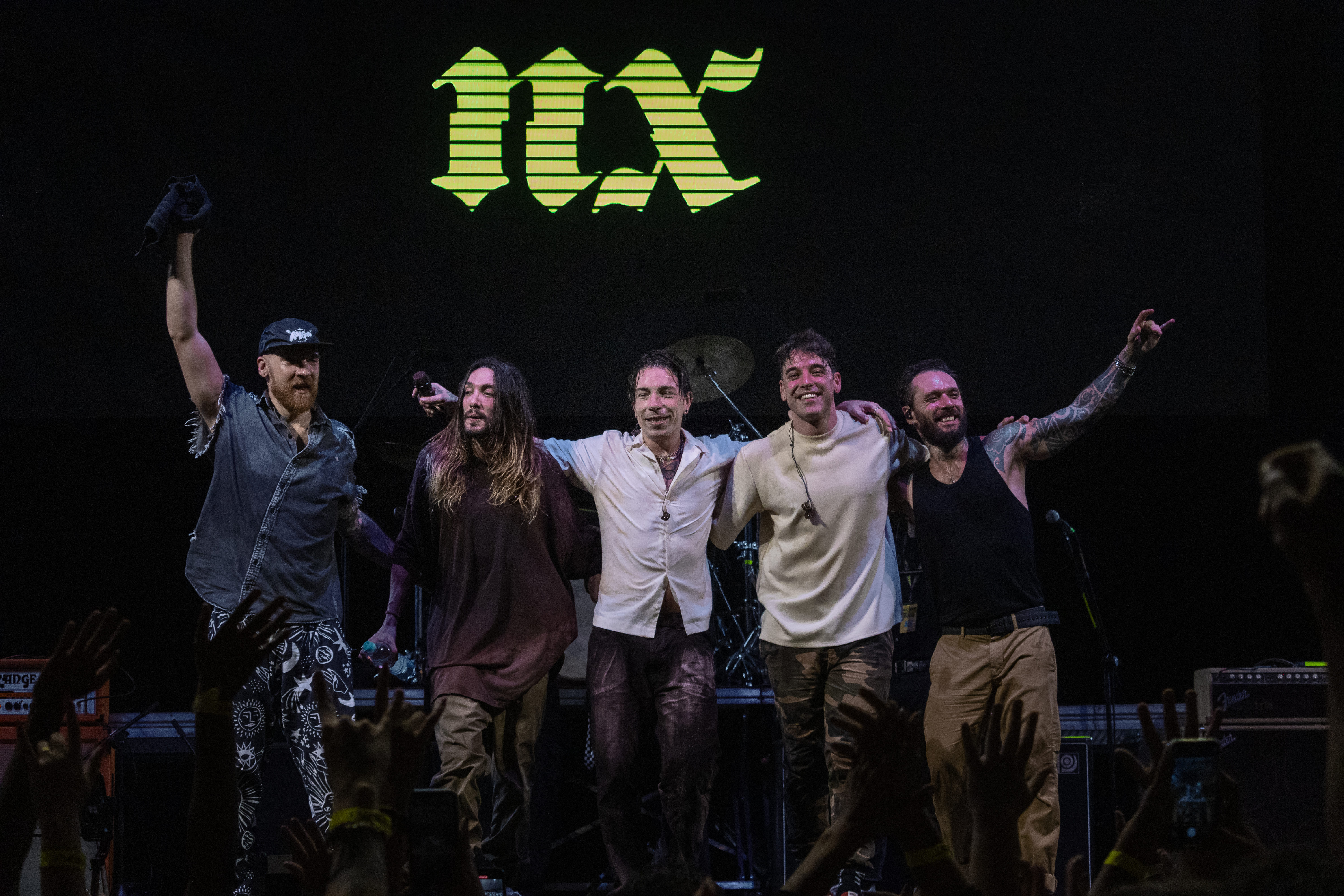 NX Zero após show no Festival Hora do Rock, em São José dos Campos.