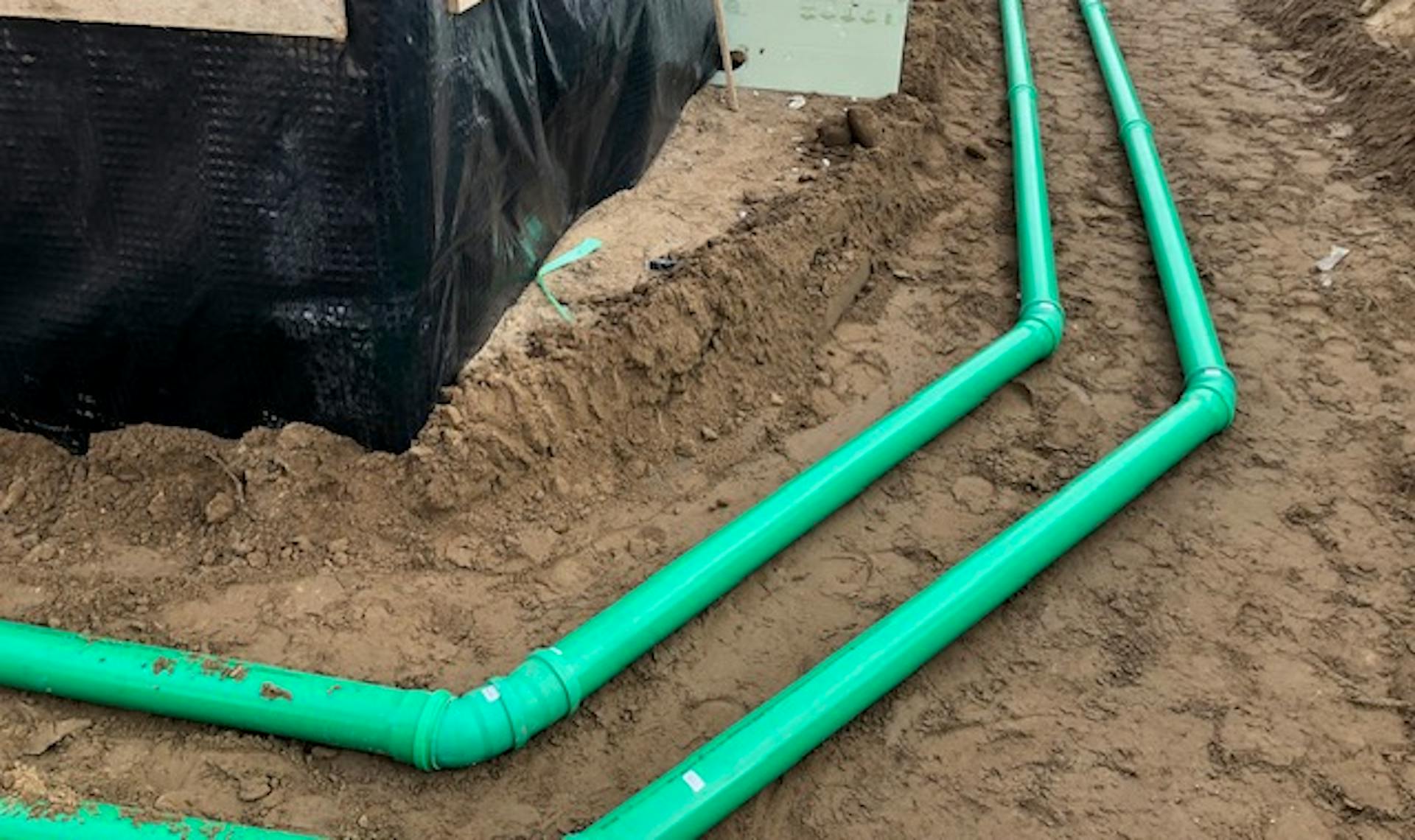 Rohrverlegung für Abwasserleitungen und Entwässerungsleitungen