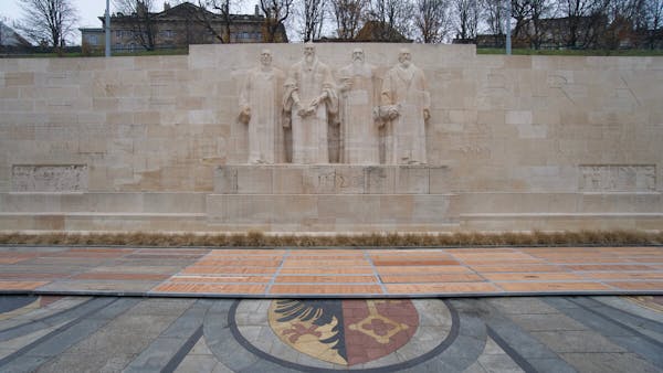 JOHN KNOX: THE MAN WHO SHAPED SCOTLAND