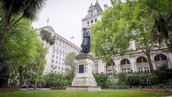 WILLIAM TYNDALE: REVOLUTIONARY FOR GOD