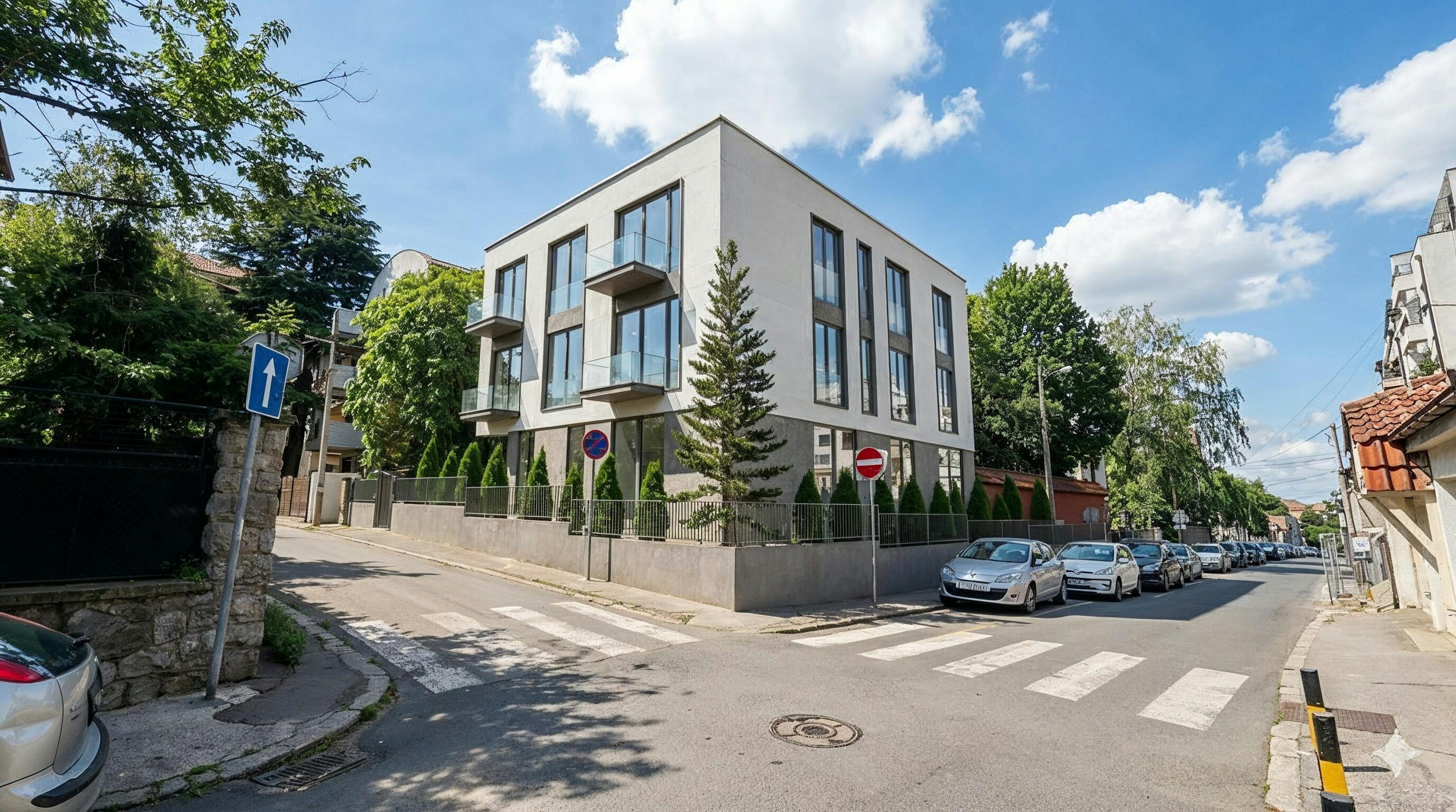 Здание Lion Exclusive на углу улиц Димитрия Давидовича и Гевгелијска в районе Звездара.