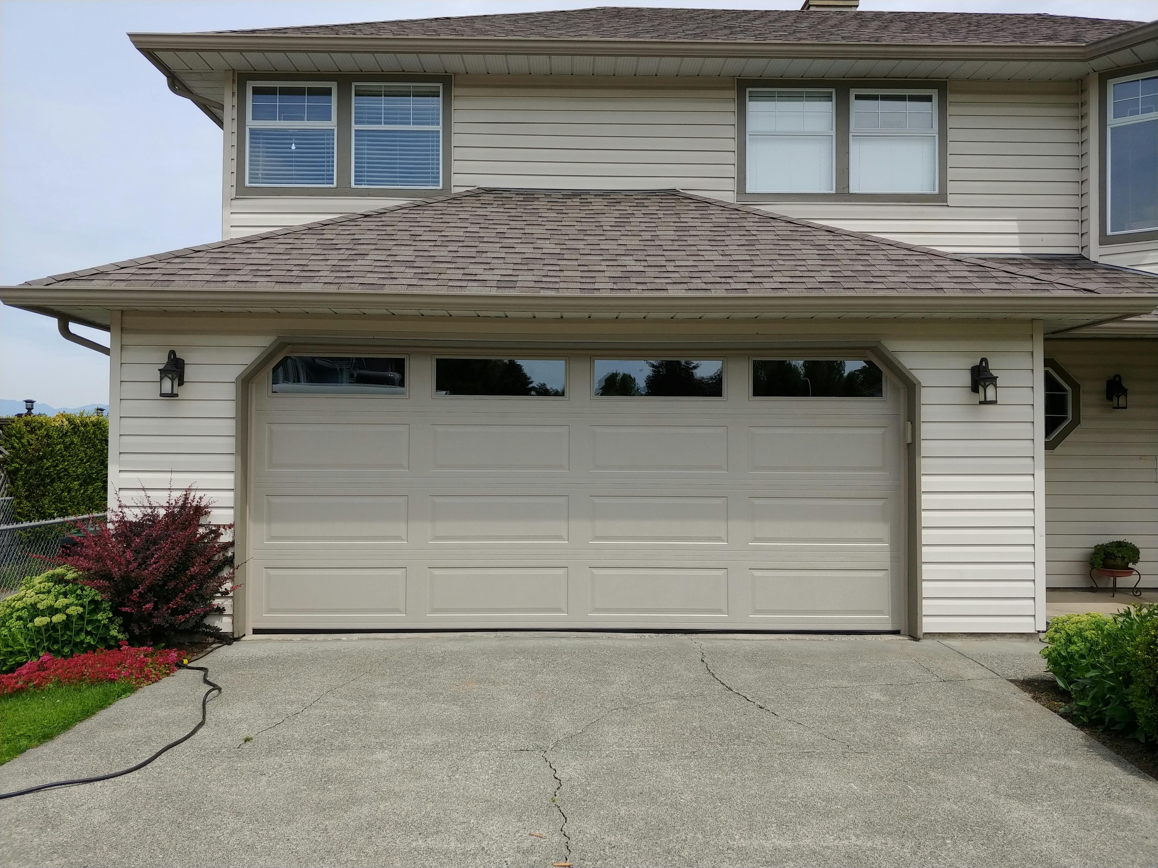 Northwest Door THERMA TECH Model T128 Ranch Panel in Sandstone colour