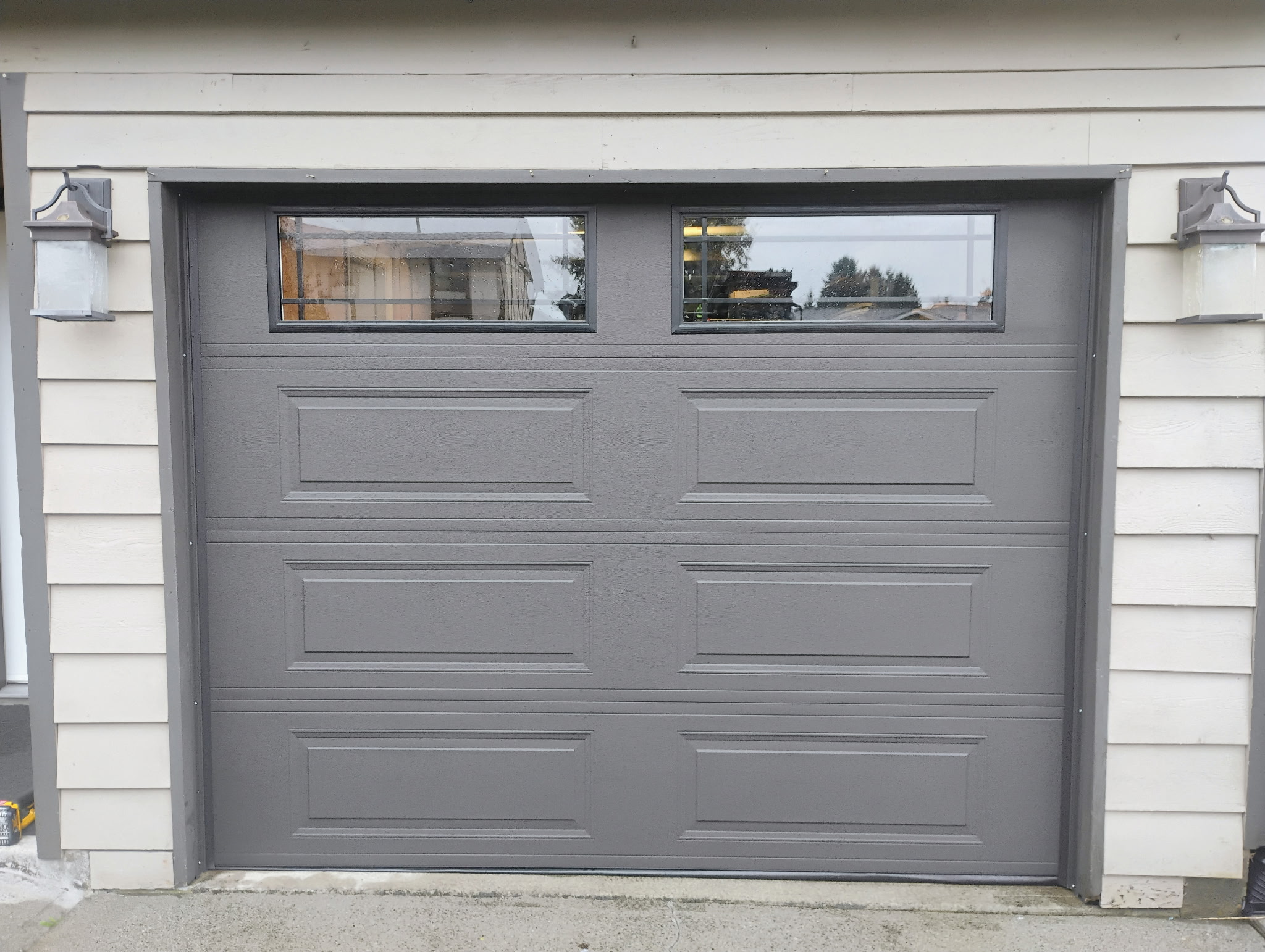 SteelCraft Ranch-Craft Garage Door in Sleek Charcoal