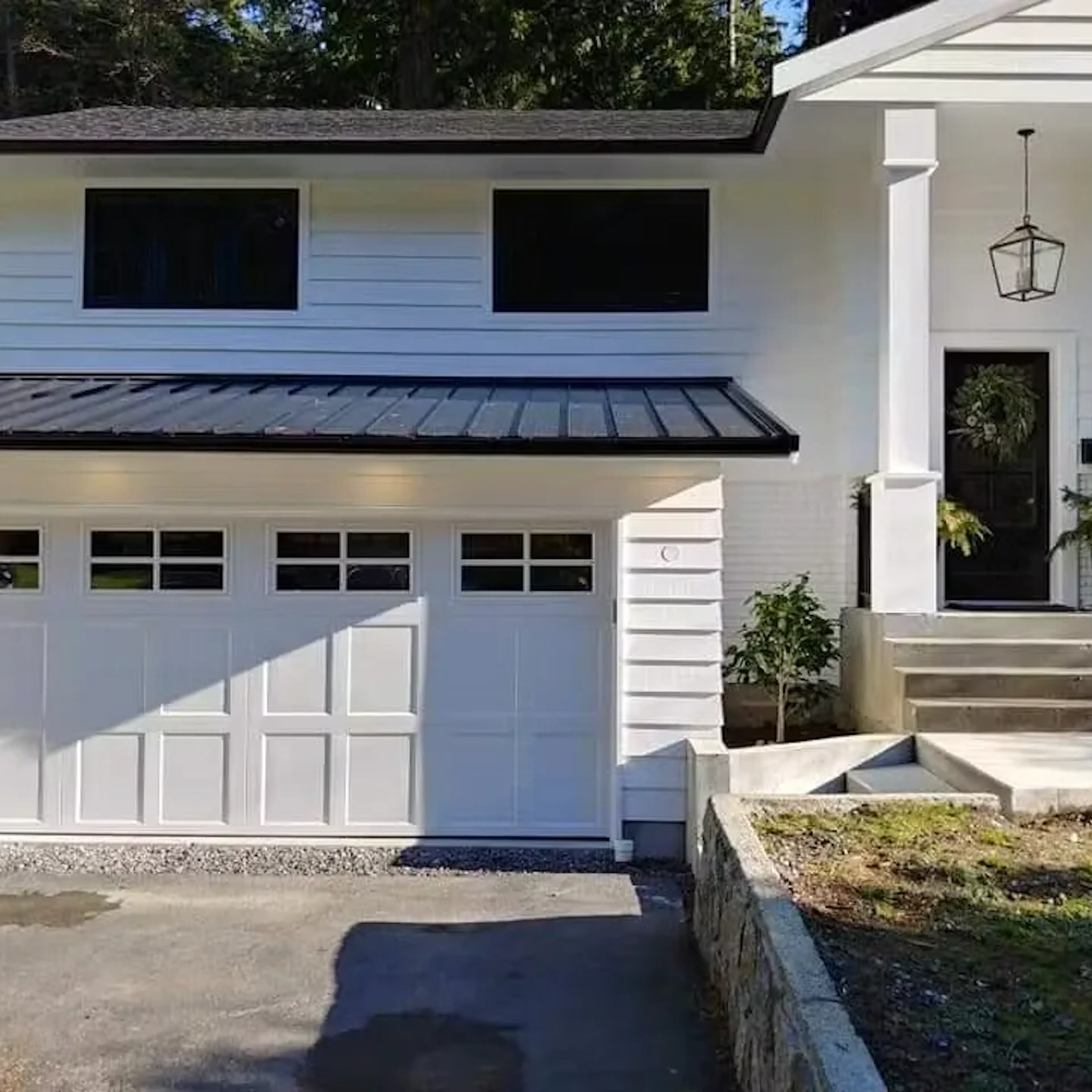 Garage Door Repair and Installation in North Vancouver, BC
