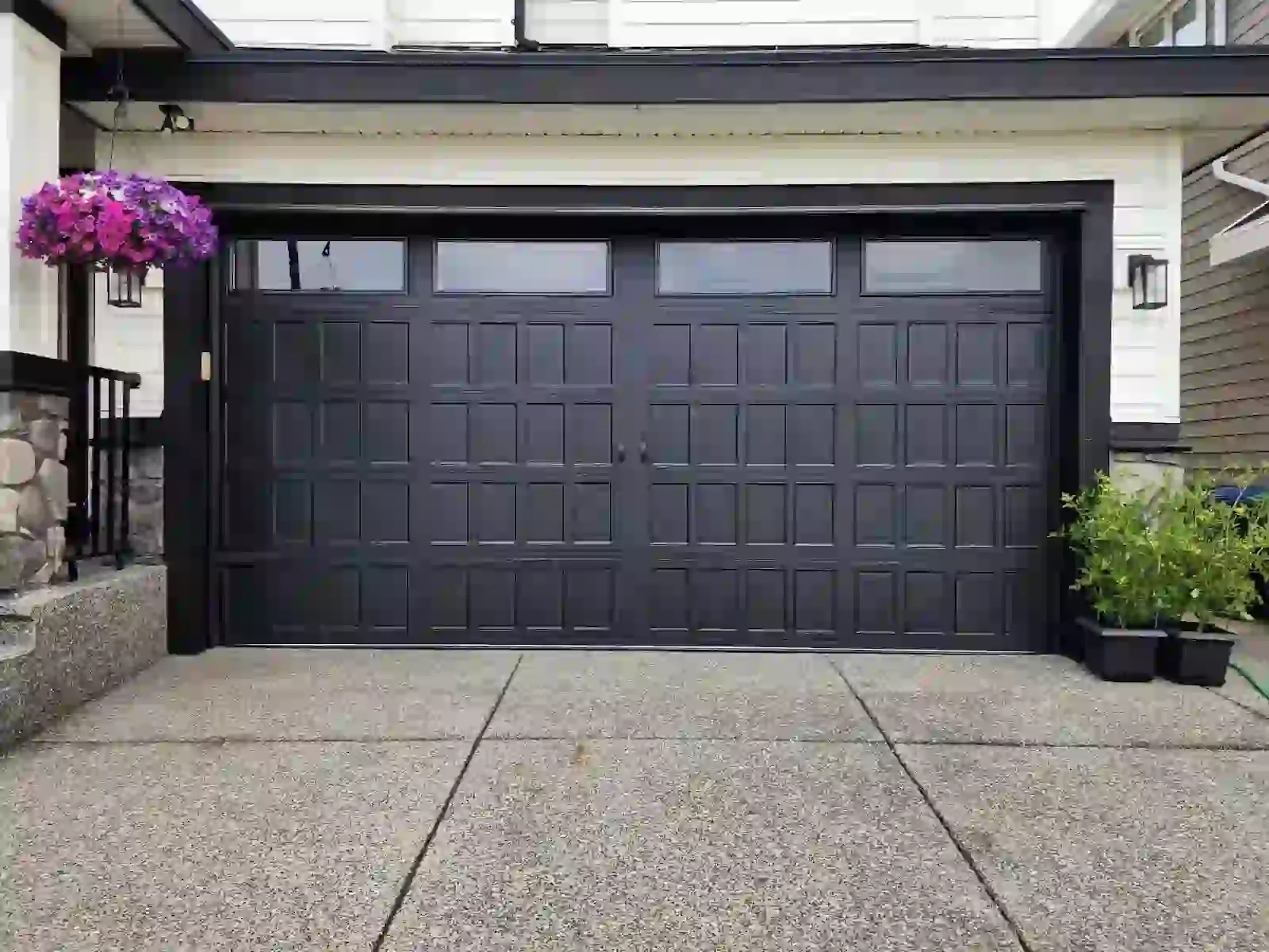 Garage Door Repair and Installation in North Vancouver, BC