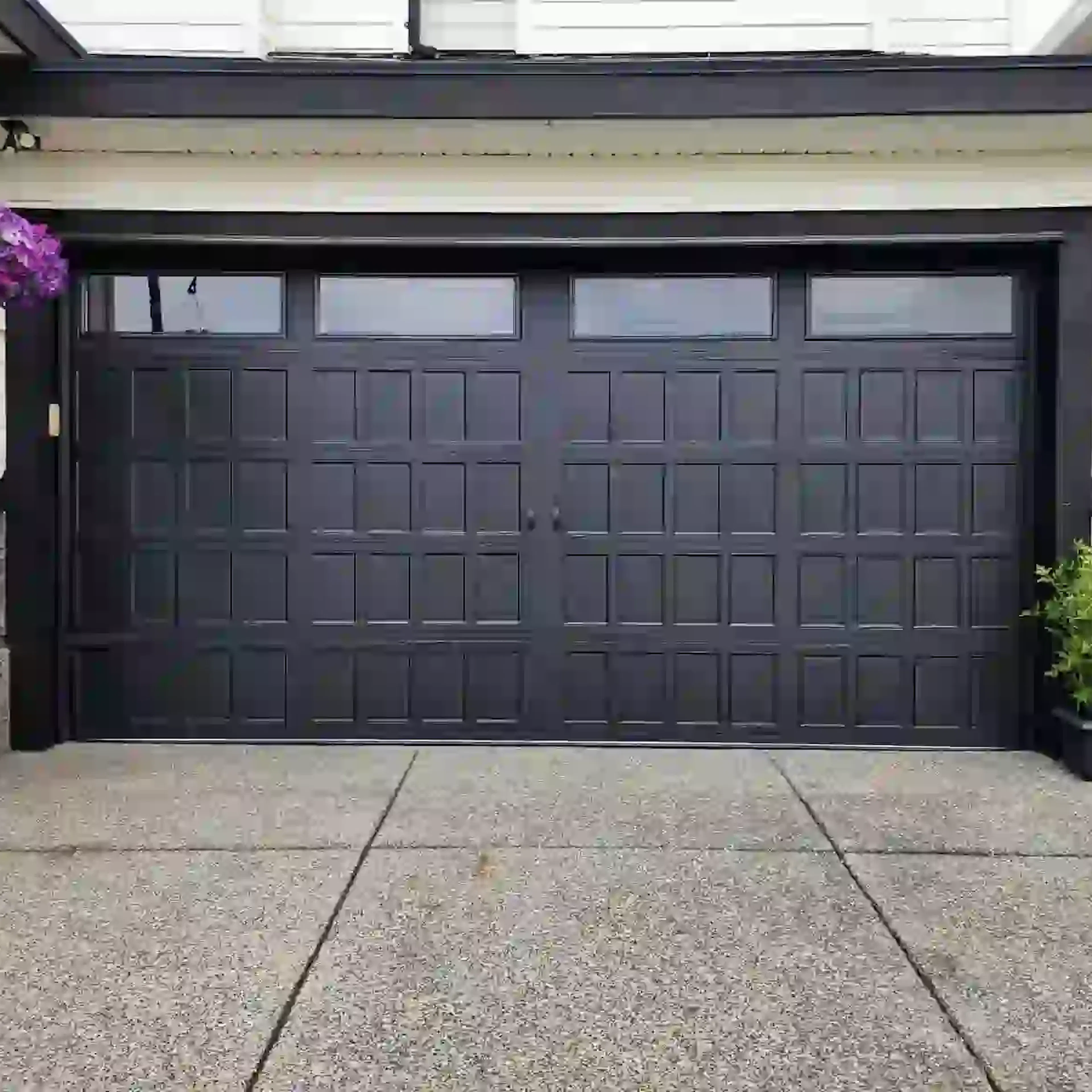 Garage Door Repair and Installation in North Vancouver, BC