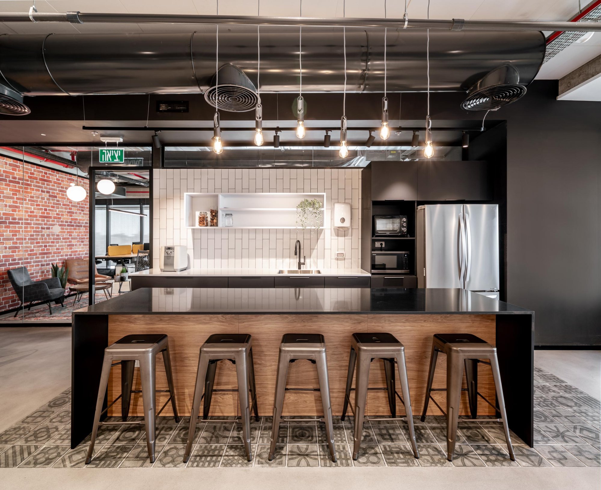 עיצוב חדר אוכל משרד הייטק