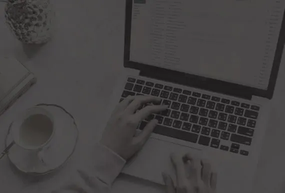 Réseaux sociaux et LIVE Corp.