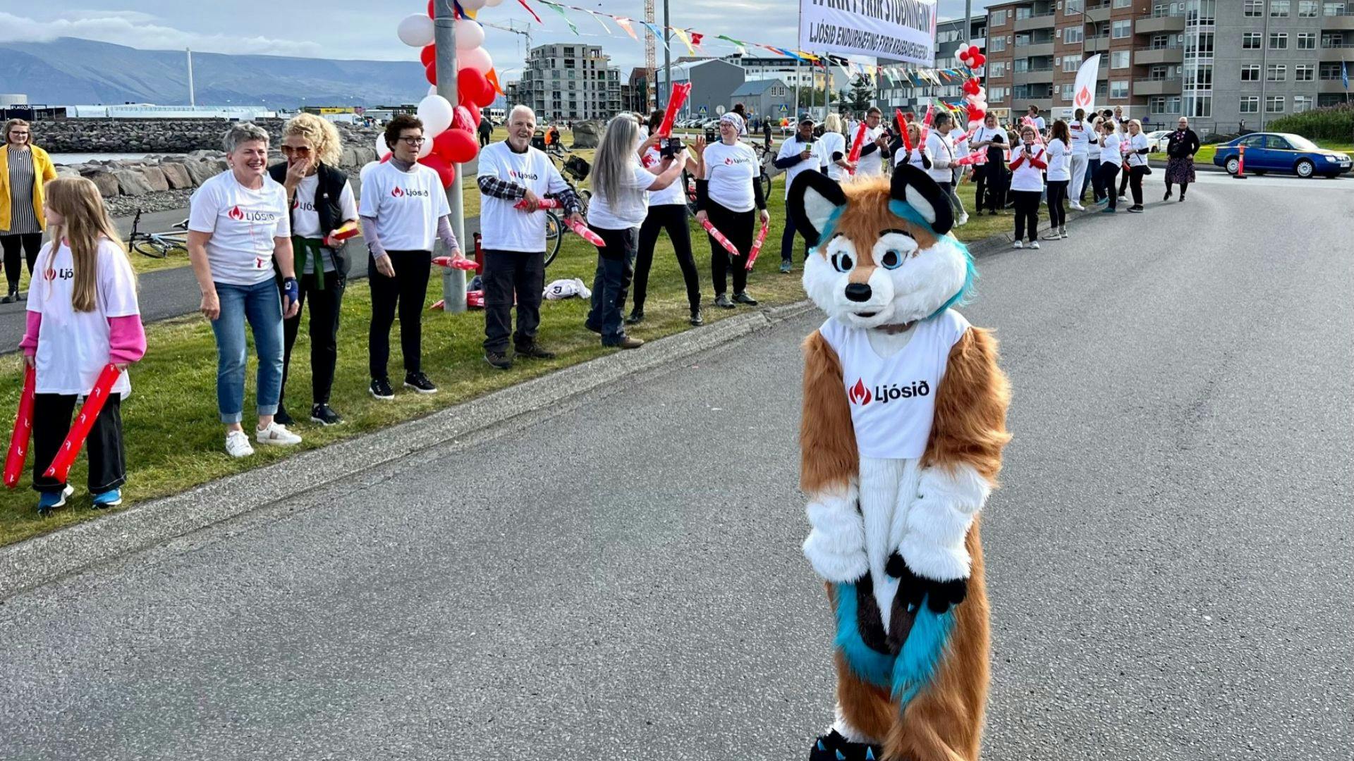 Í aðdraganda Reykjavíkurmaraþonsins var nýtt lukkudýr Ljóssins kynnt til leiks, Glampi. 