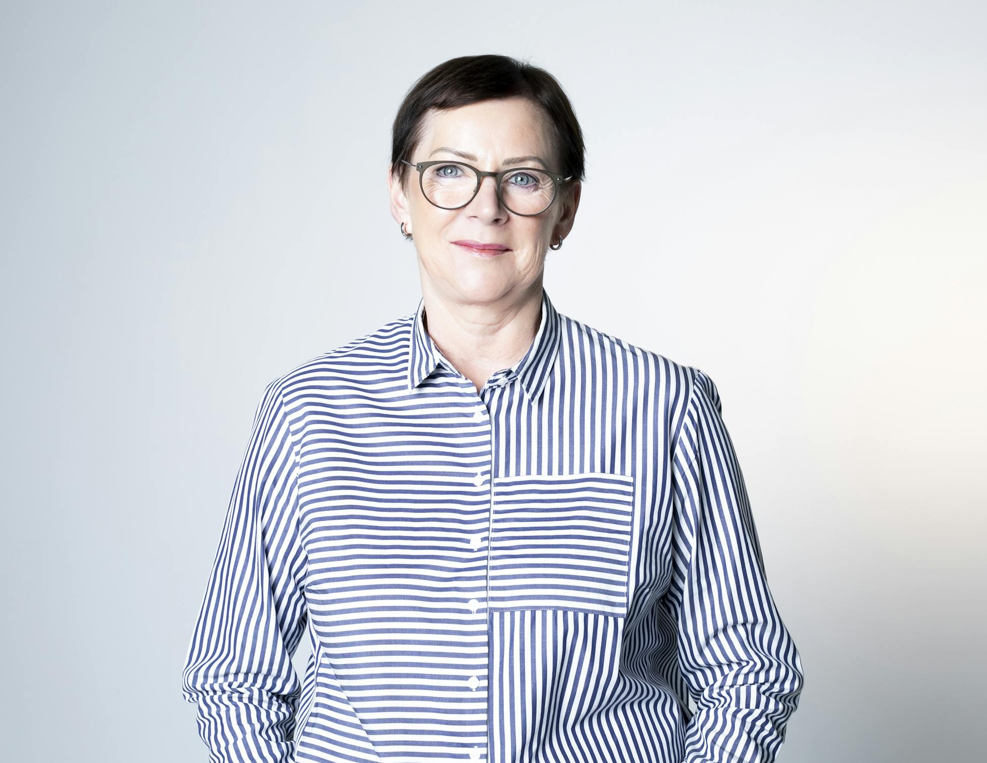 Mynd af Hjördísi eftir Dóru Dúnu