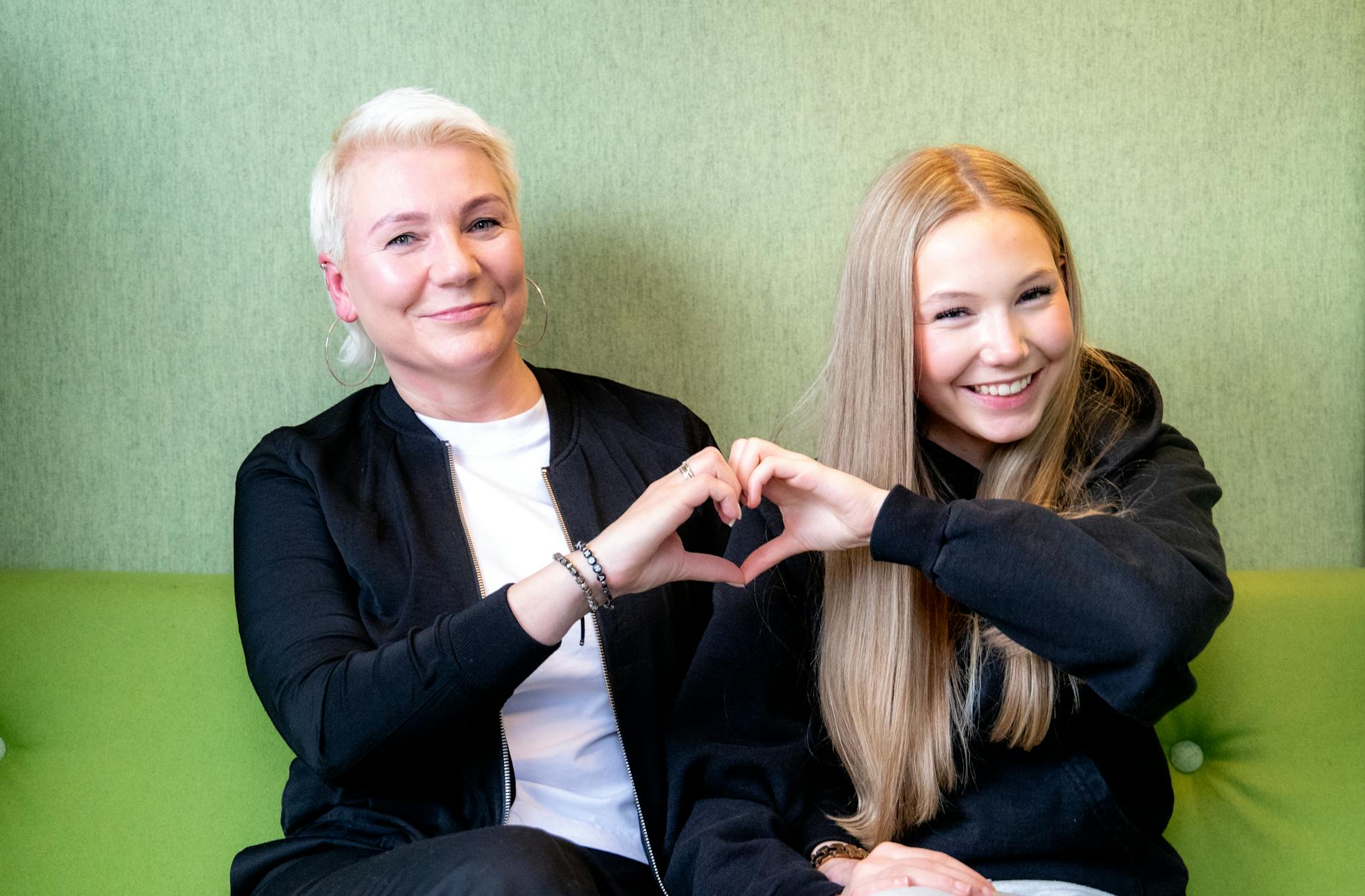 Mæðgurnar Regína og Hekla 