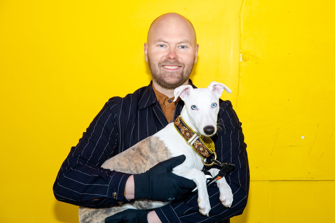 Elvar Friðriksson og hundurinn hans Svali