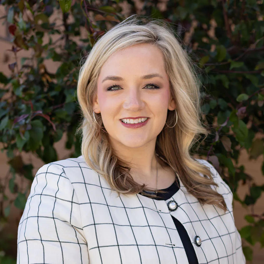 Headshot of JanLee Rowlett