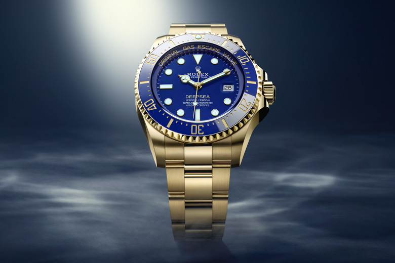 洋書 Rolex The Watch that Unlocks the Deep Rolex Rolex Deepsea Oyster, 44 mm, yellow gold M136668LB