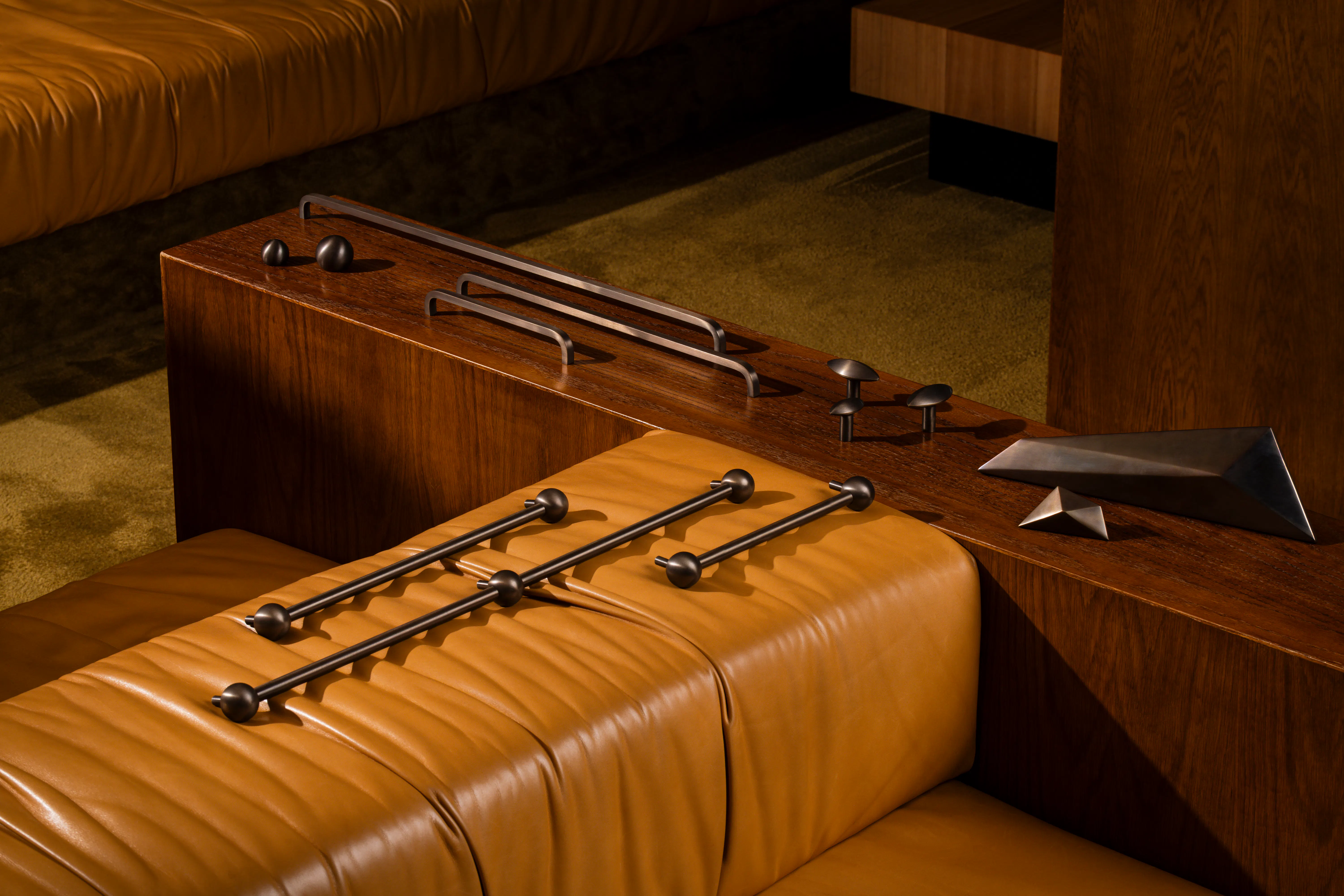 Lo & Co hardware