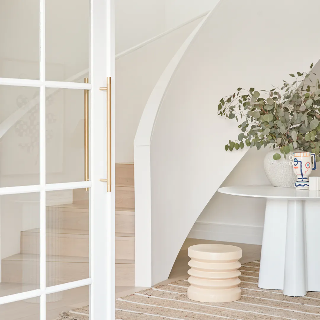 Lo and Co Linear entry pull