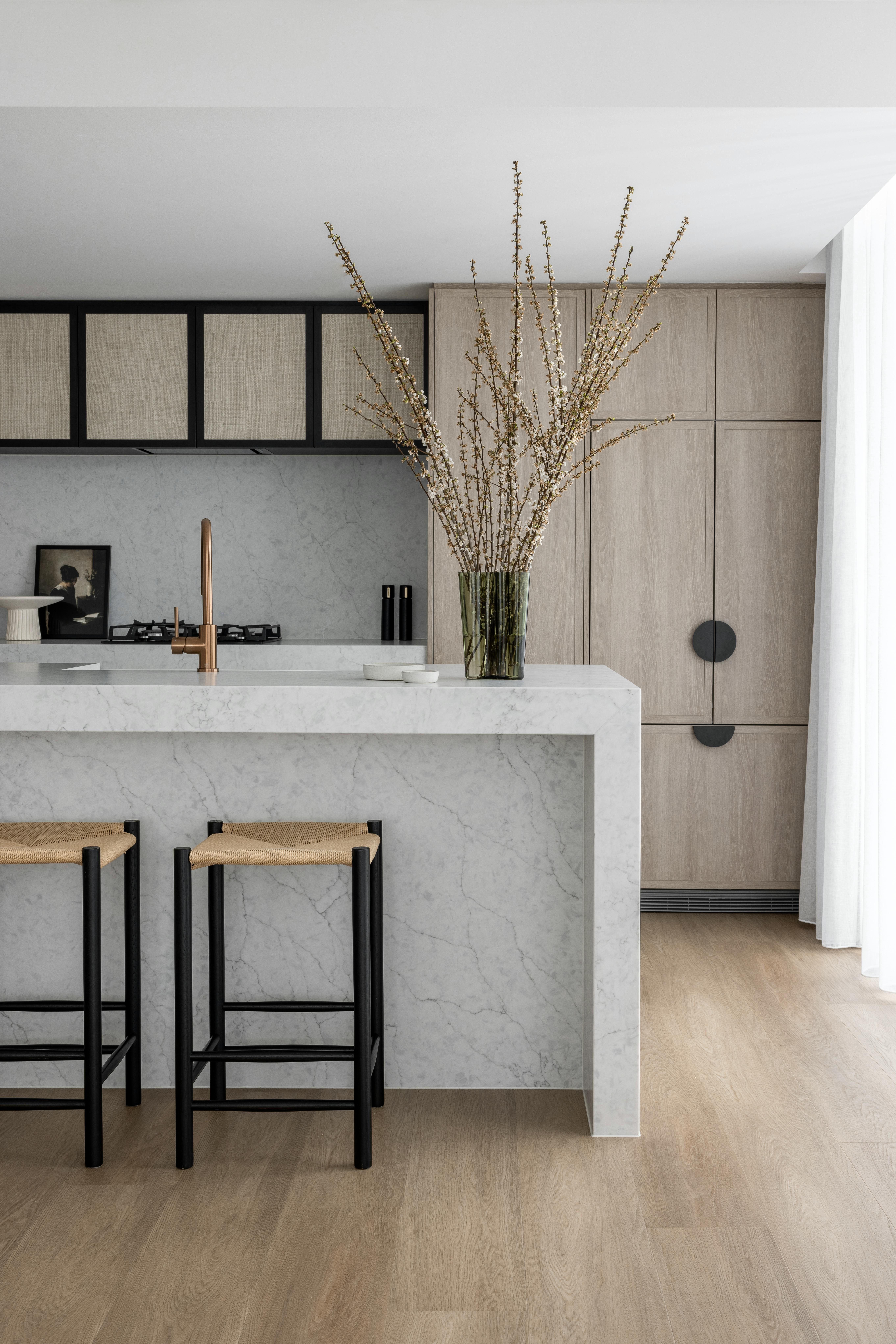 Kitchen with lo and co Luna XL Black matte