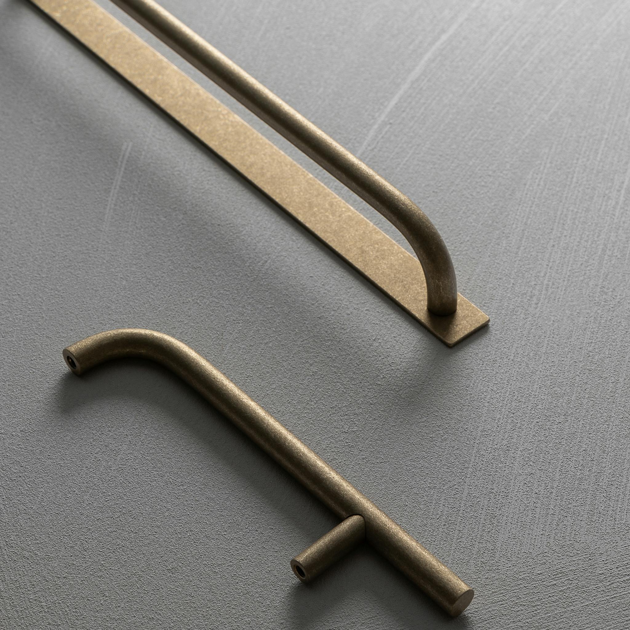 Lo and Co Brera handle with backplate on 