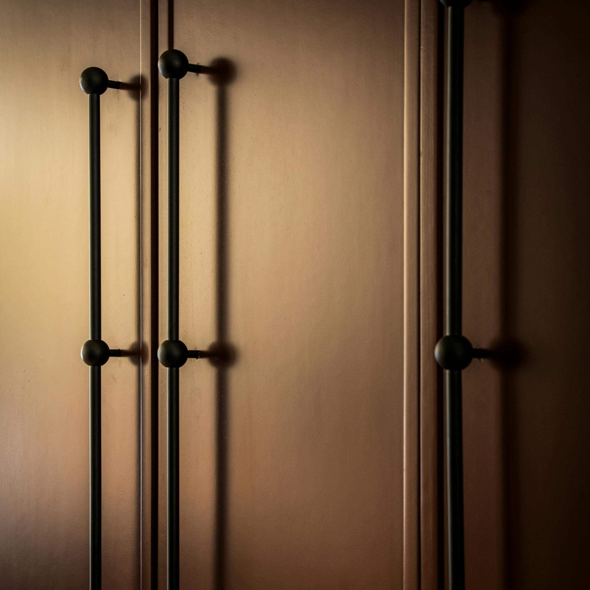 Close up of Sphere lo and Co black appliance handle