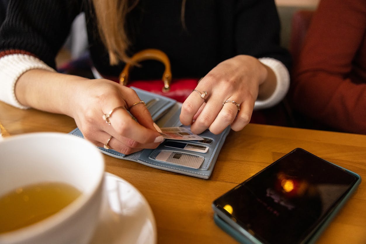 Crypto Wallet vs Fiat Wallet: What is the Difference? | Localcoin