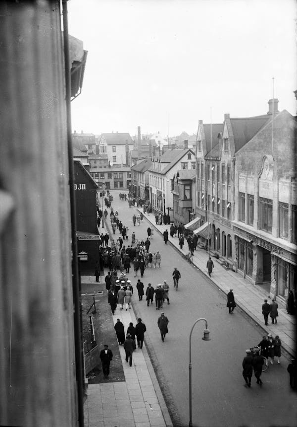 Svarthvít ljósmynd af Austurstræti 7