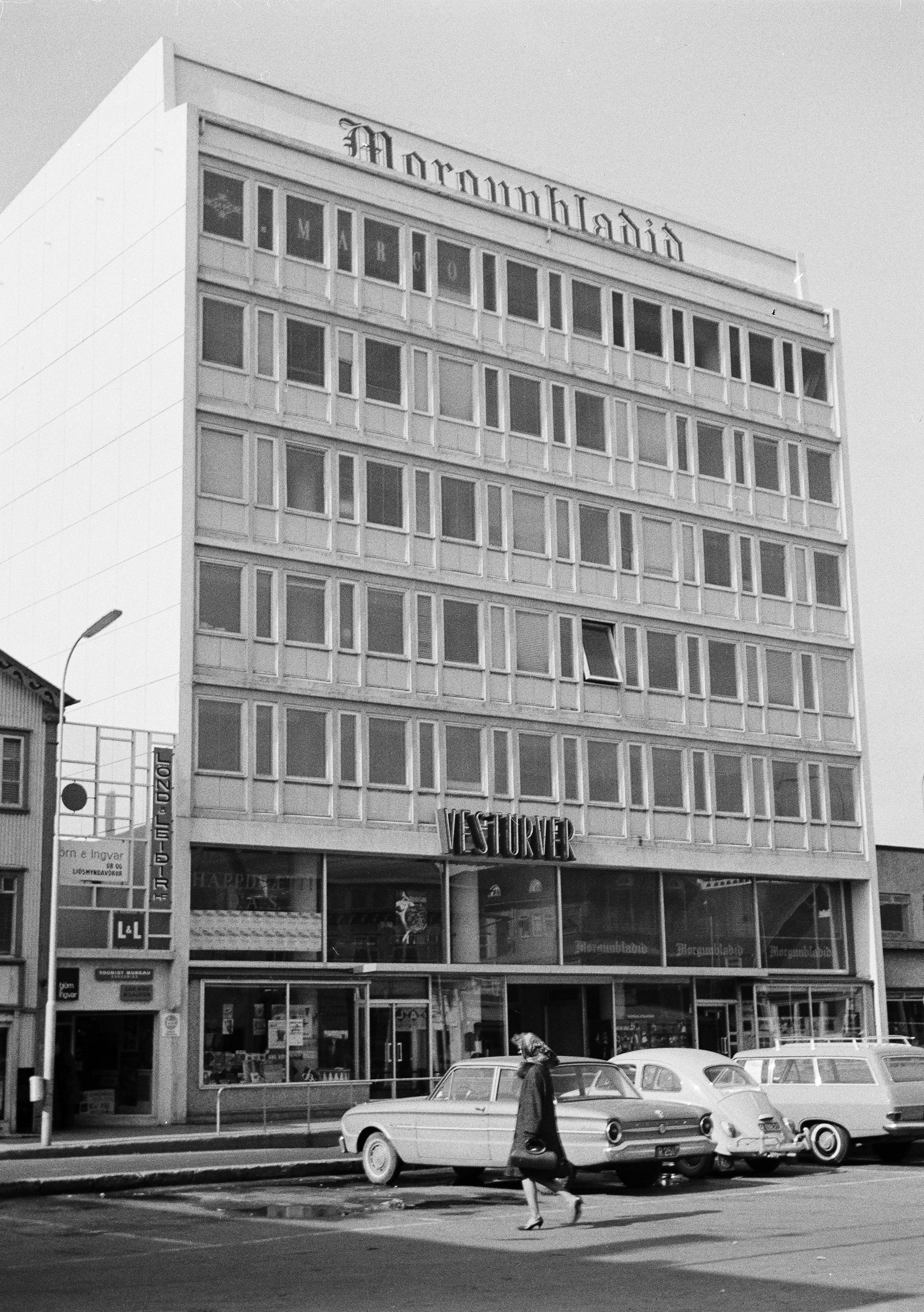 Svarthvít ljósmynd af Aðalstræti 6