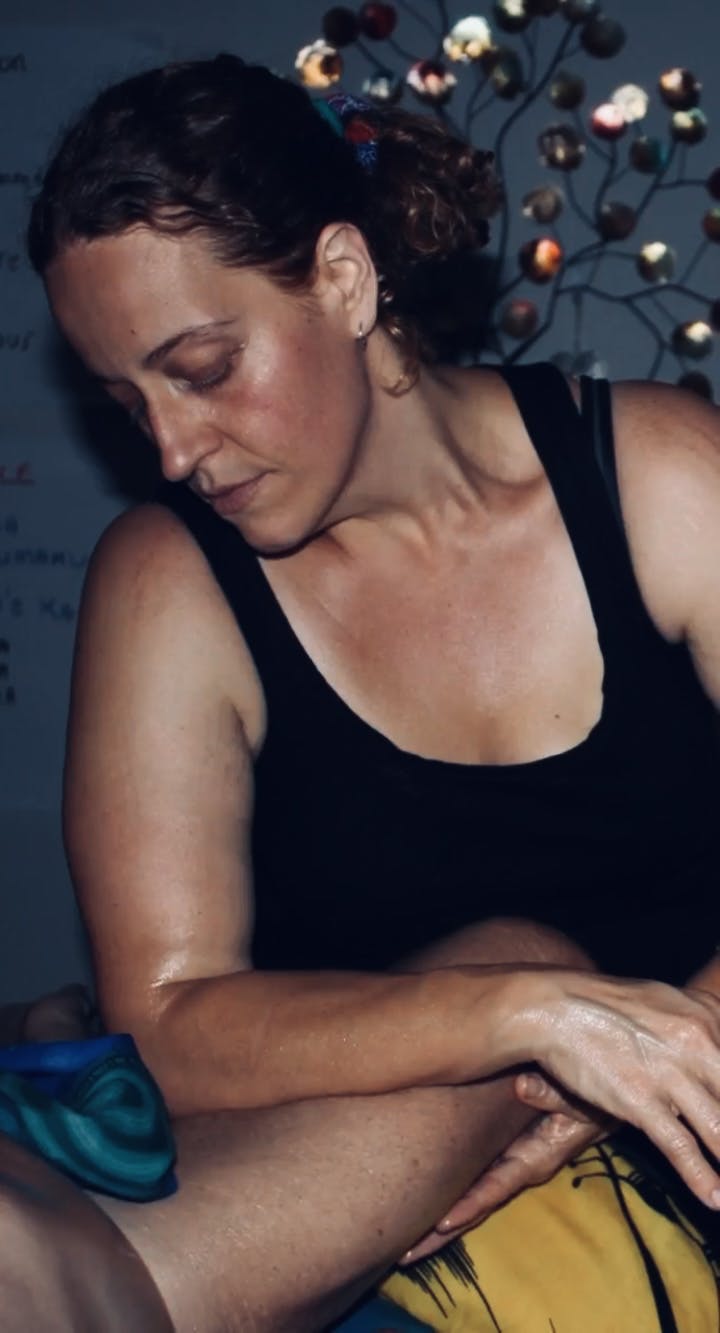 Lomi Lomi Massage - Sunshine Coast