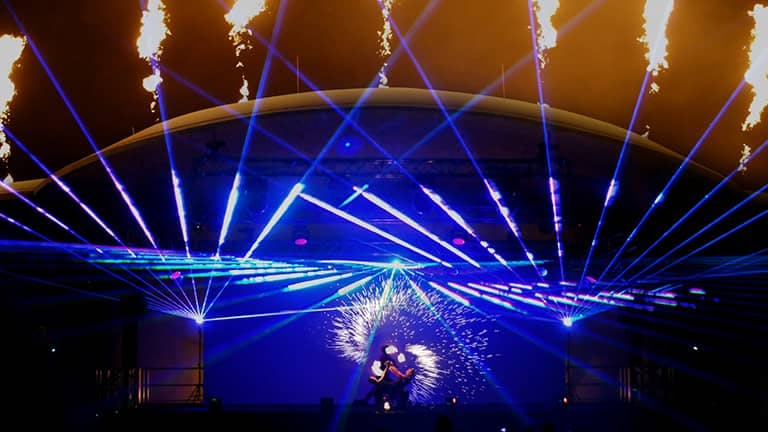Laser-Feuershow auf großer Bühne auf der Potsdamer Schlössernacht.