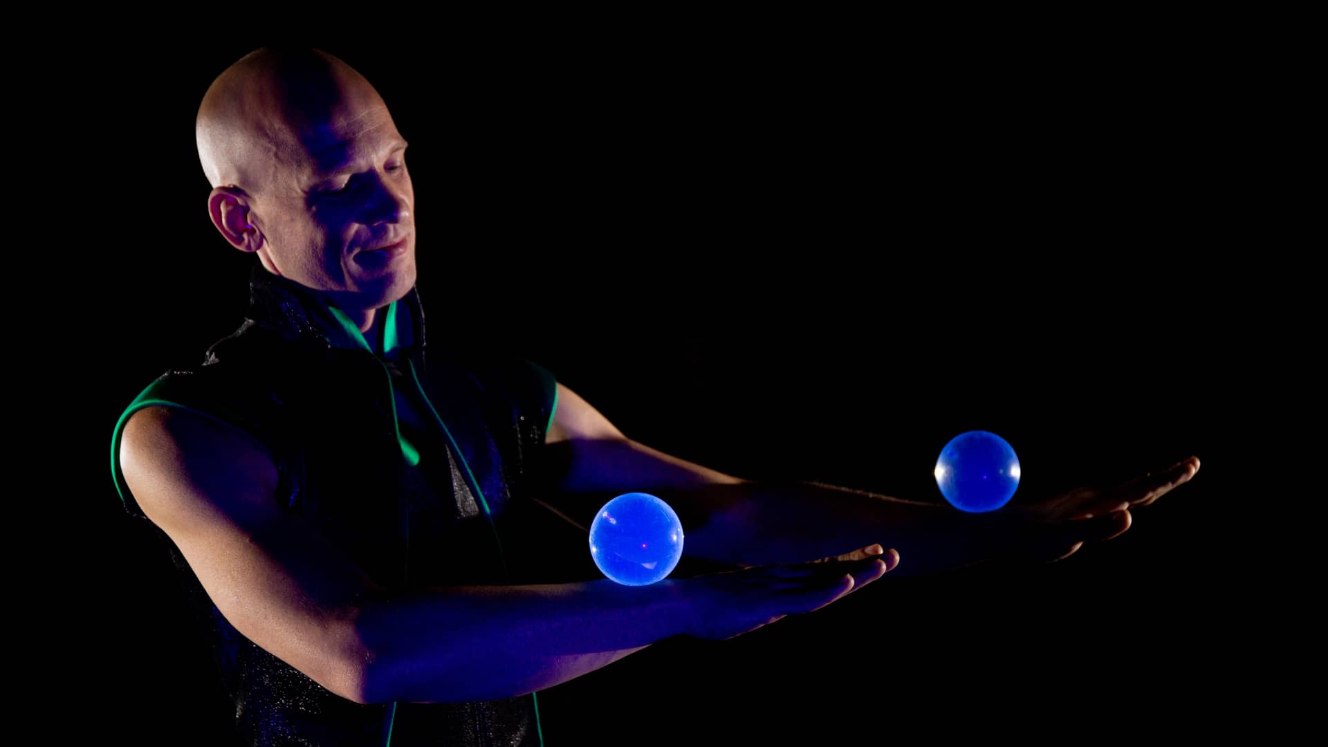 その他 Visual Encyclopedia Of Contact Juggling STAINLESSSTEELCONT.jpg