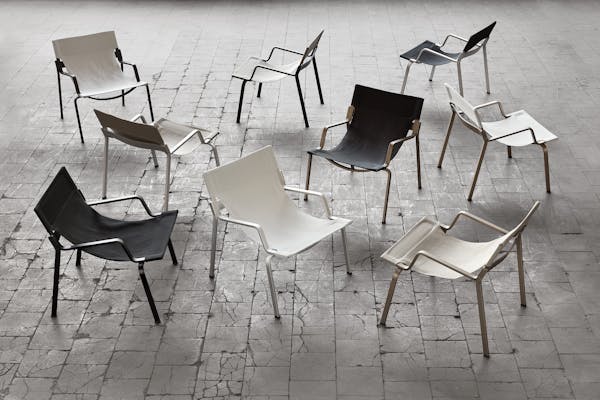 Group photo of Enso chairs in the Lehni factory
