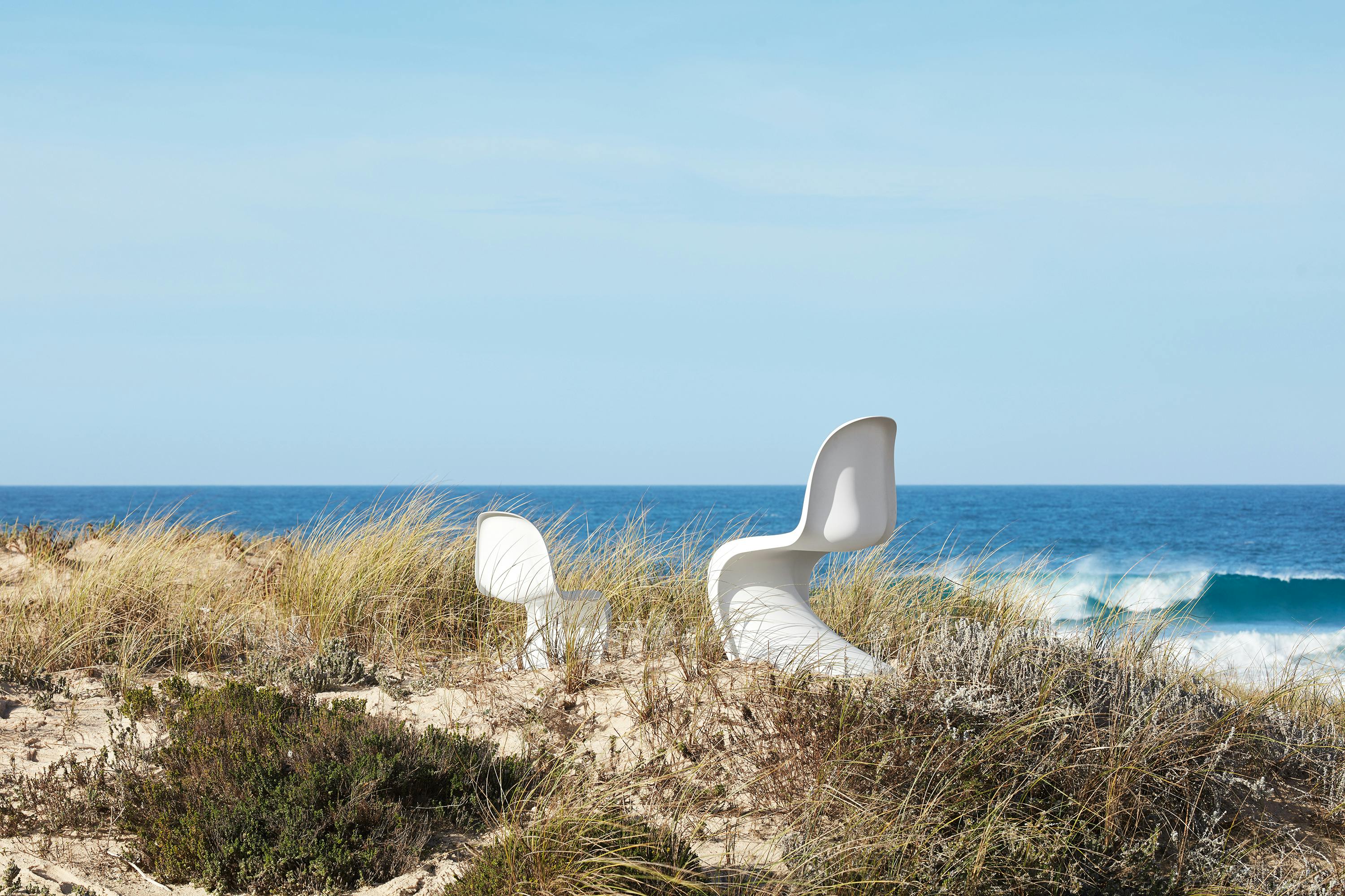 vitra_2020_Outdoor_Single-Chairs_Beach_011.jpg