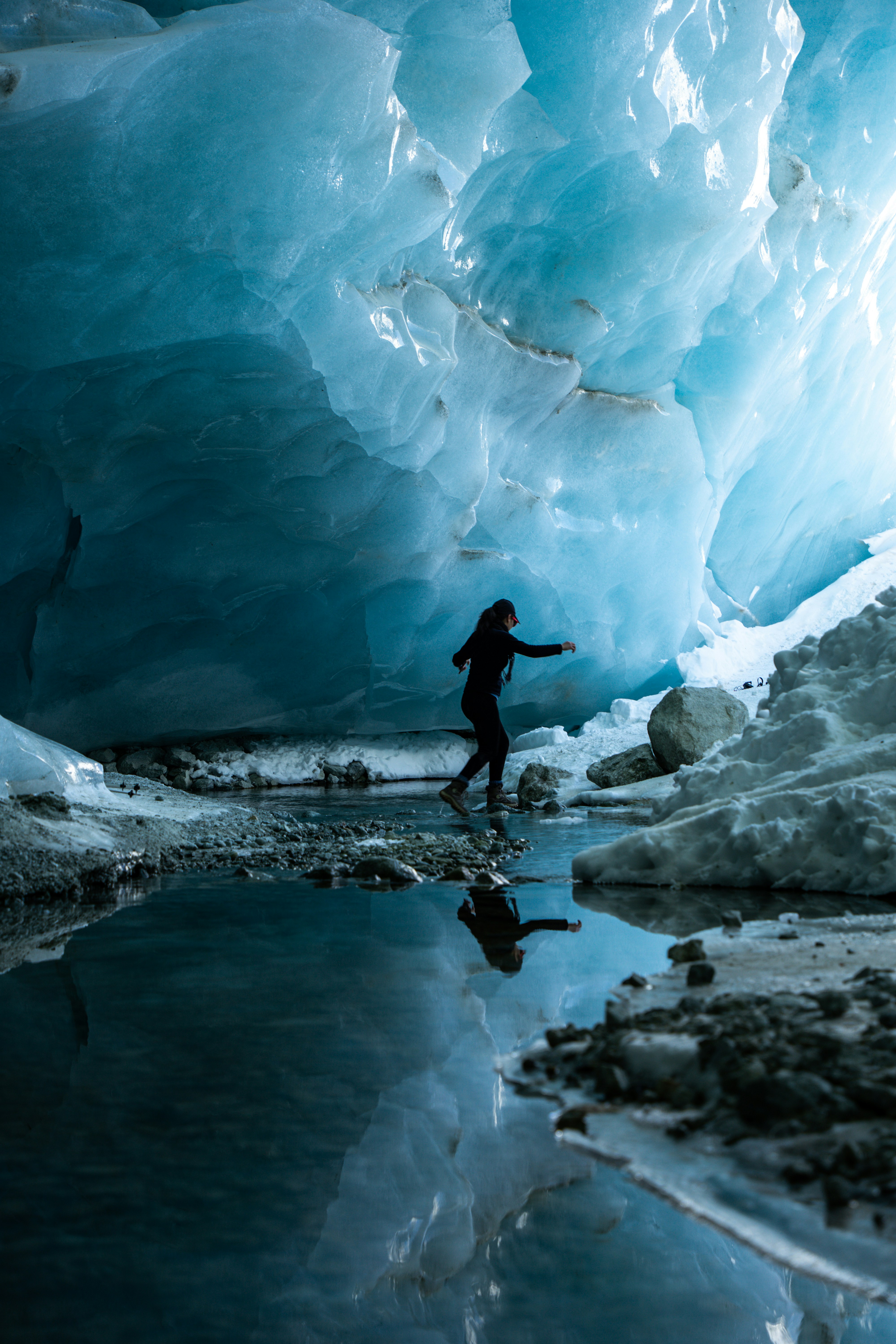 Ice cave explorer