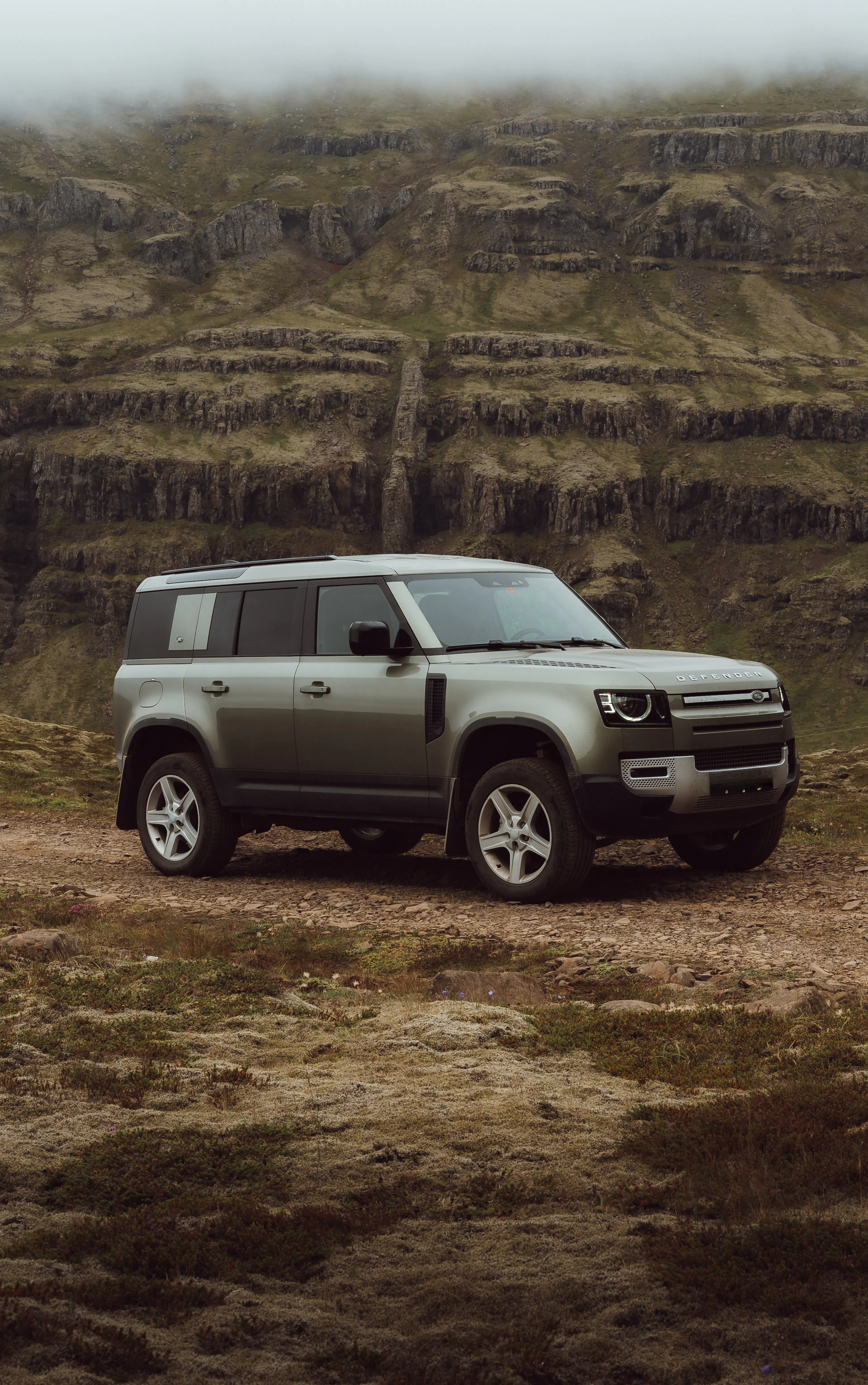 Defender mountain cliffs
