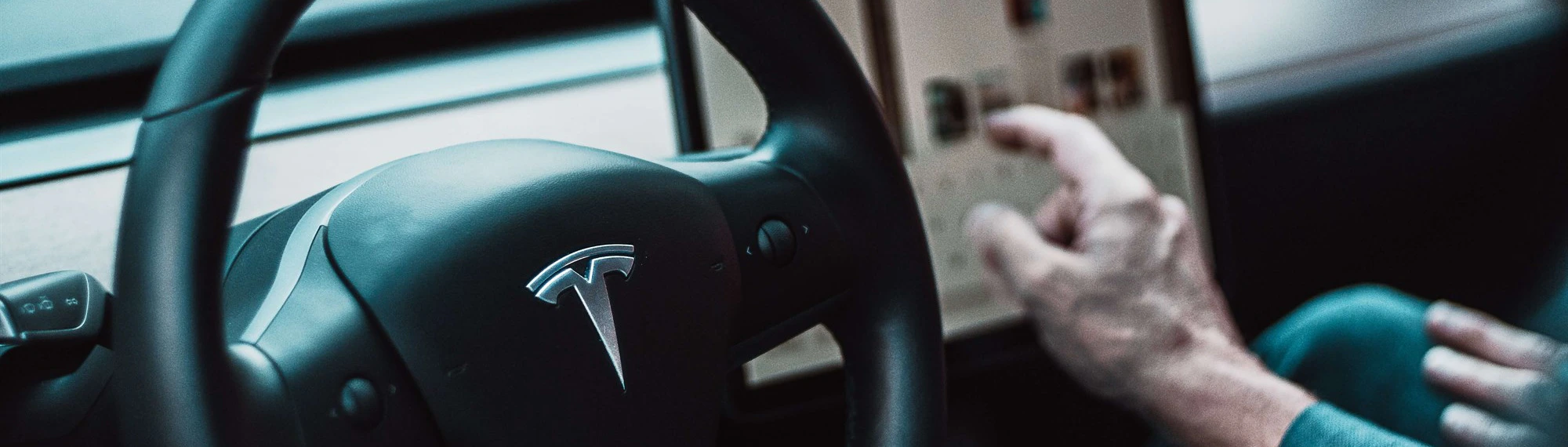 Cómo conducir un Tesla 2024