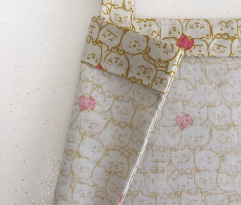 Create a beautiful seam as you finish your tote bag. 