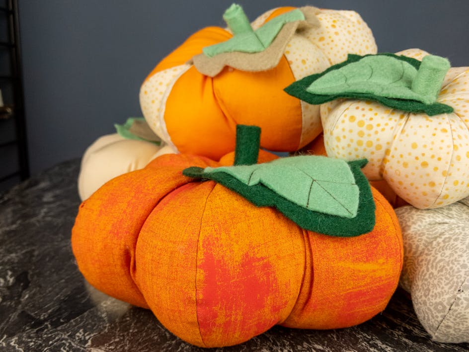 How to sew a fabulous fabric pumpkin!