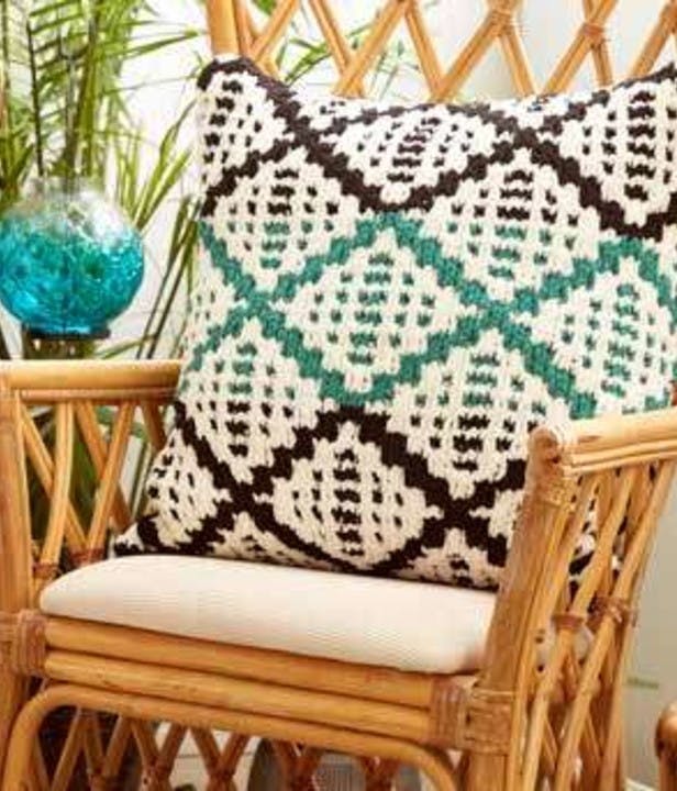 Knit Diamond Mosaic Cushion Cover in Bernat Blanket