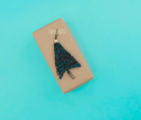 DIY Christmas tree gift tag