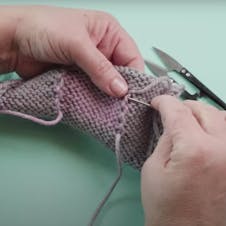 how to sew in your ends with intarsia