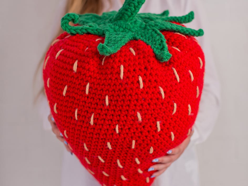 How to crochet a super sweet giant strawberry cushion