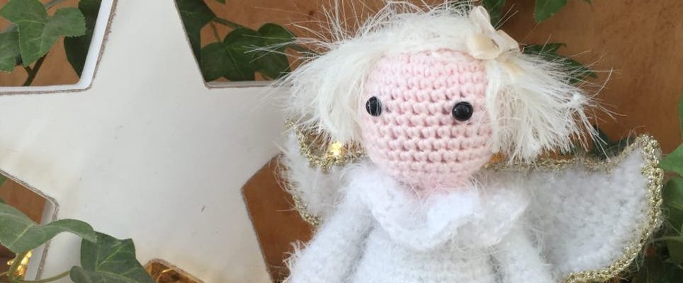 Crochet the cutest angel for your Christmas tree