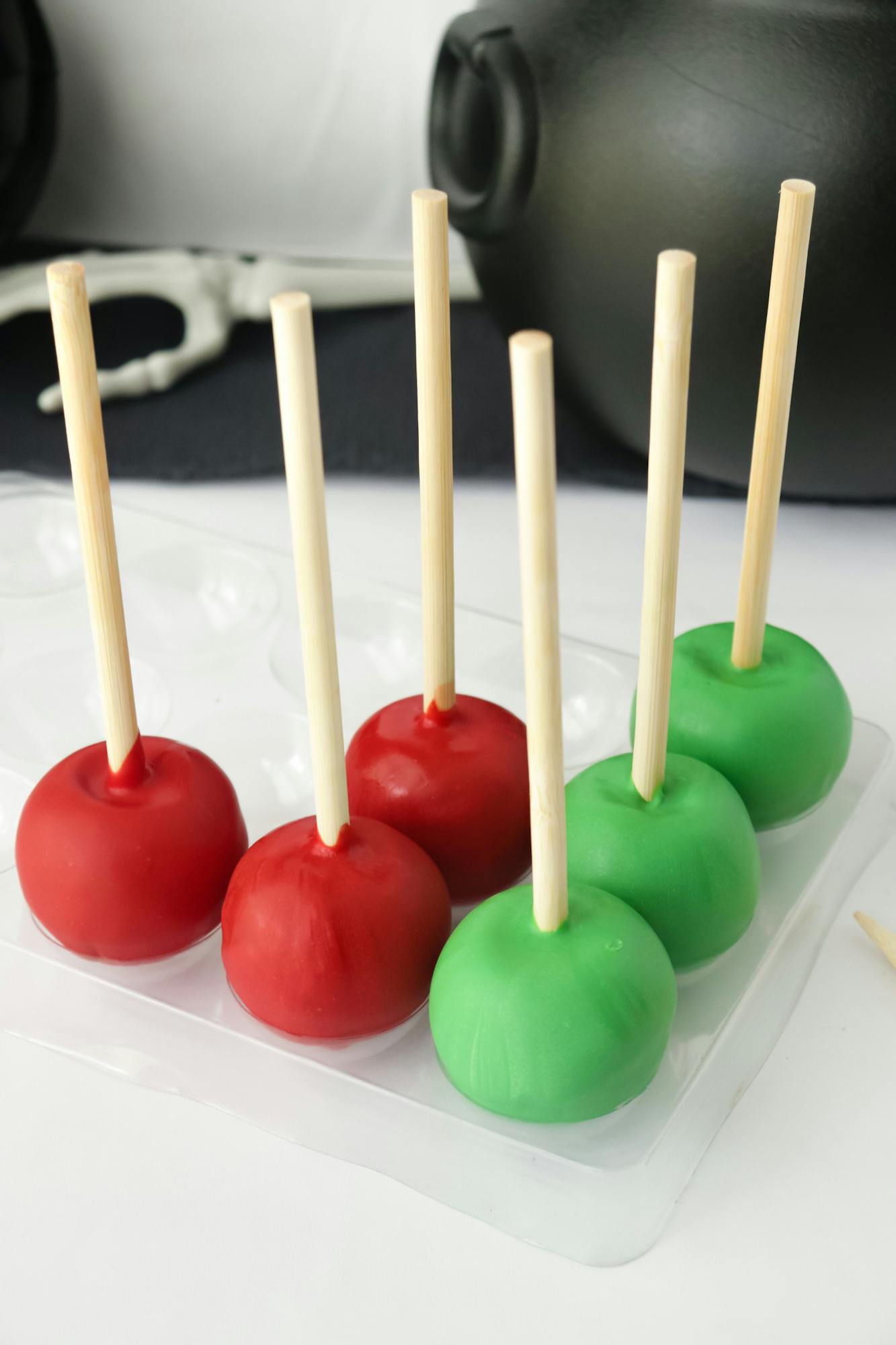 How To Make Candy Apple Cake Pops | LoveCrafts