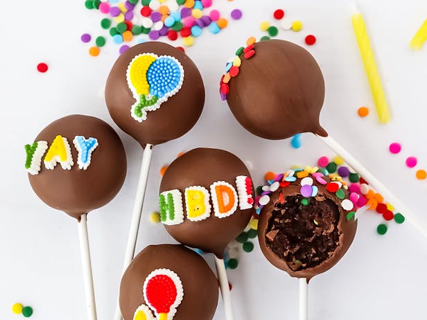 Bake your own bitesized cake pops! 