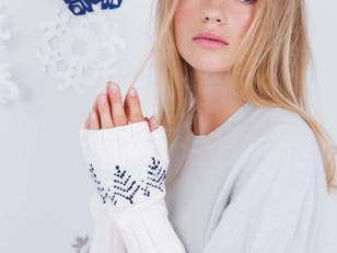 Eleonora Wristwarmers in MillaMia Naturally Soft Merino - Downloadable PDF