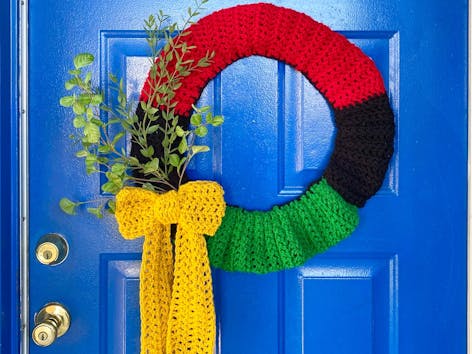 Make a wreath for Juneteenth with our fab free knit and crochet tutorials!