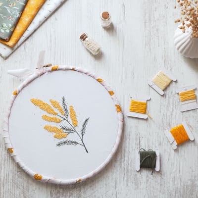 Mimosa french knot free embroidery project