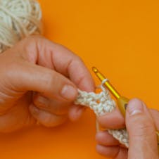 Moss stitch crochet step 4